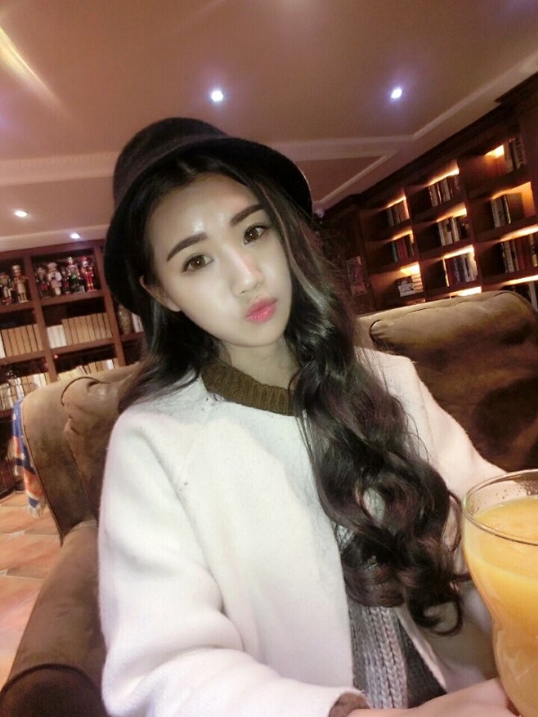 气质小妹的第三张照片--福州相亲服务中心