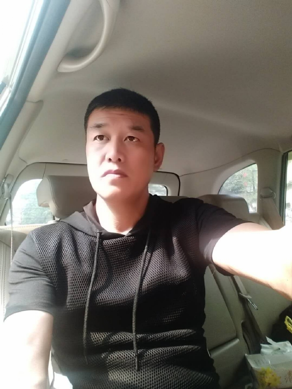 深爱的疯子的第一张照片--福州相亲服务中心