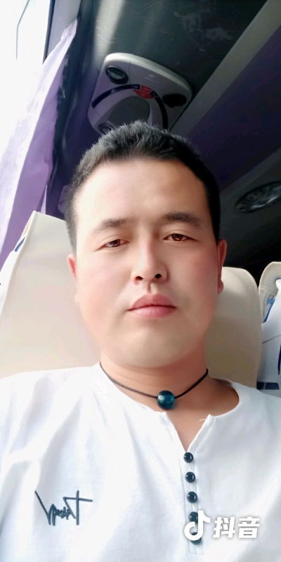 瞬间被爱上的第一张照片--福州相亲服务中心