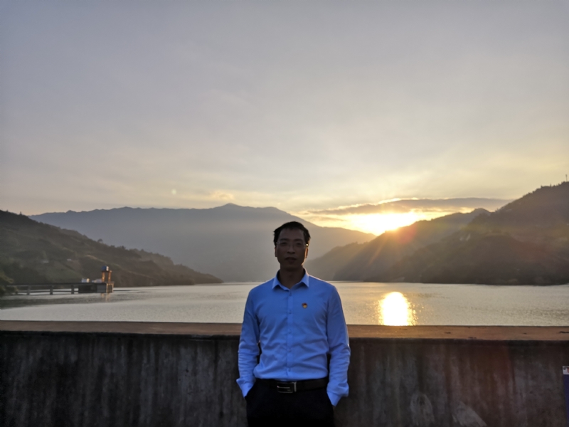 庸人自扰的第一张照片--福州相亲服务中心