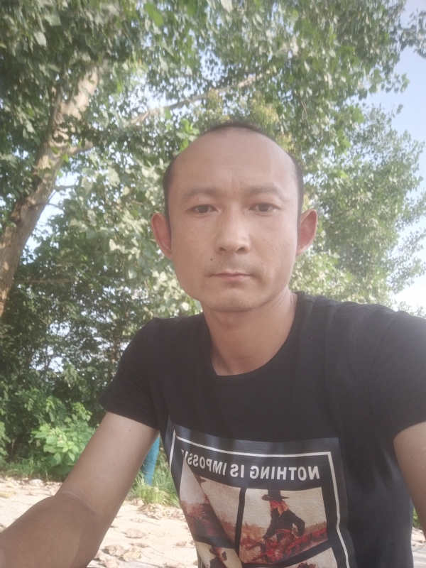 80大叔的第一张照片--福州相亲服务中心