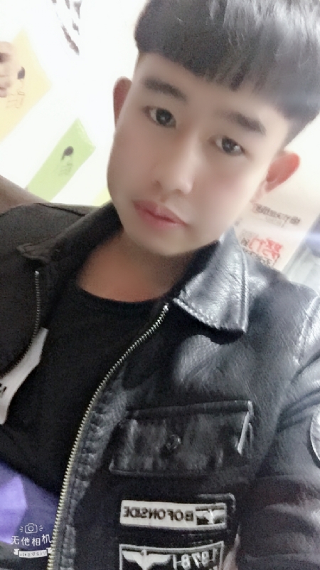 军绿色的第一张照片--福州相亲服务中心