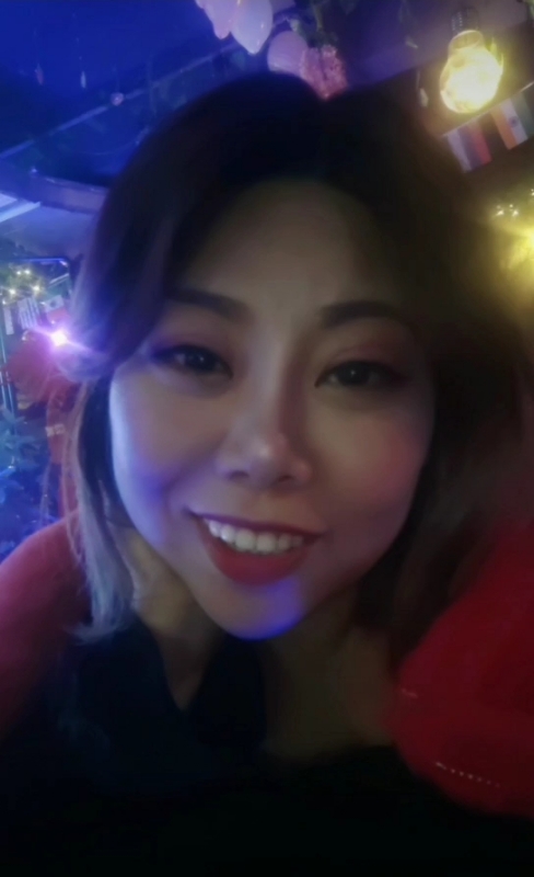 收快递的费仙女的第一张照片--福州相亲服务中心