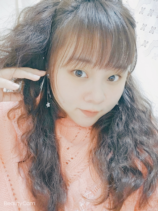 艾薇儿的第一张照片--福州相亲服务中心