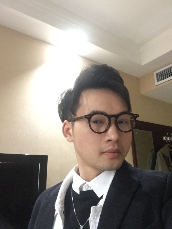 曾亮的第一张照片--福州相亲服务中心