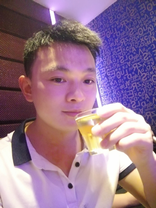 幸福的拥抱的第一张照片--福州相亲服务中心