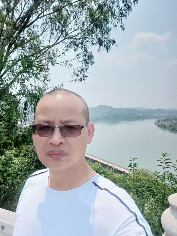 随缘随性的第一张照片--福州相亲服务中心