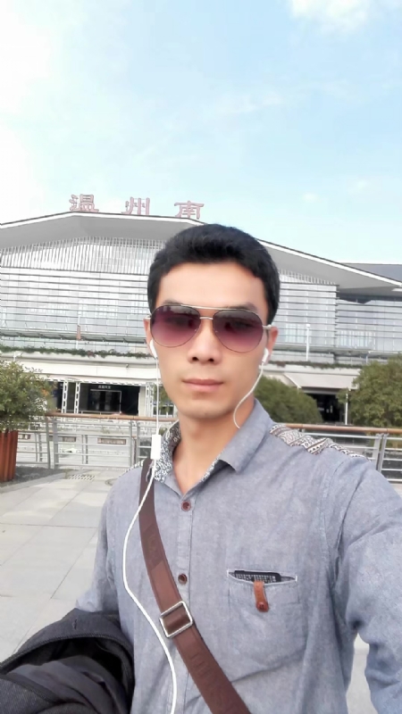 错把真心喂了狗的第三张照片--福州相亲服务中心