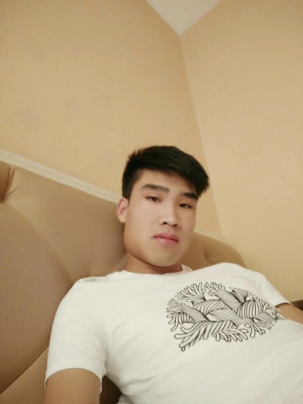 谁不曾孤单上路的第一张照片--福州相亲服务中心
