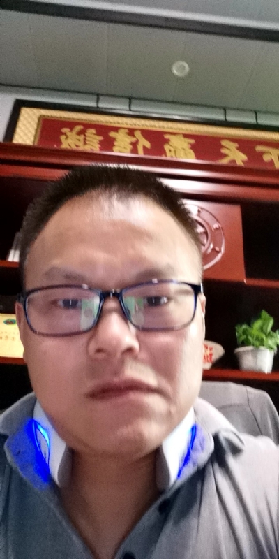 模具工匠的第一张照片--福州相亲服务中心