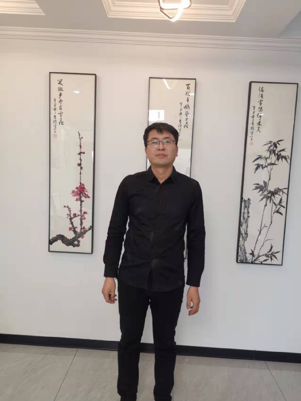 情义比天高的第一张照片--福州相亲服务中心