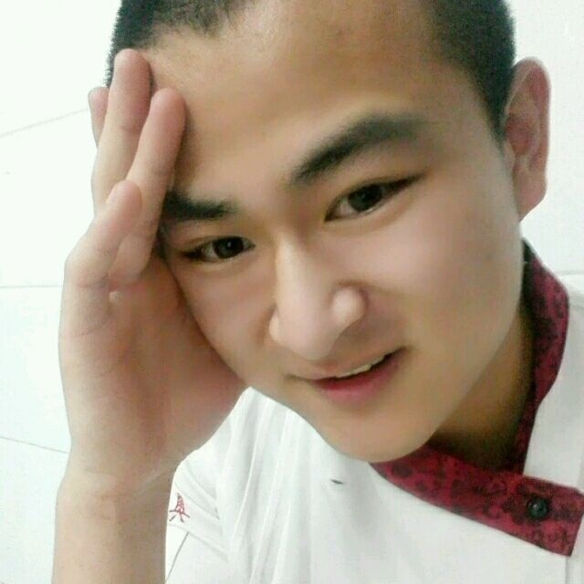 人潮拥挤的第一张照片--福州相亲服务中心