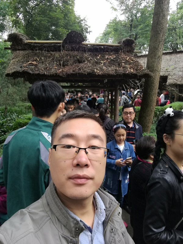 撑起一片天的第一张照片--福州相亲服务中心