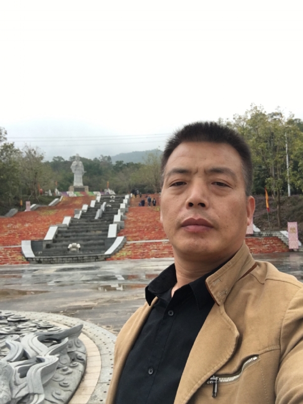 开心的松鼠的第一张照片--福州相亲服务中心
