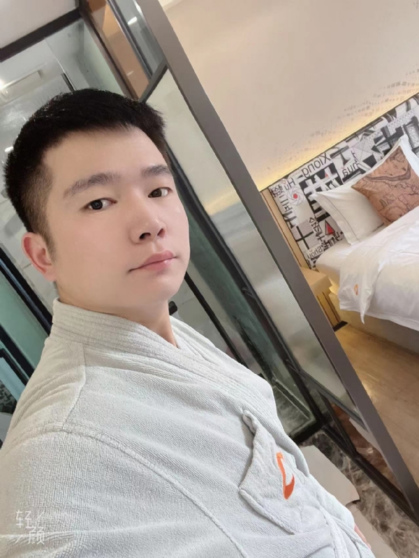 绿帽的第一张照片--福州相亲服务中心