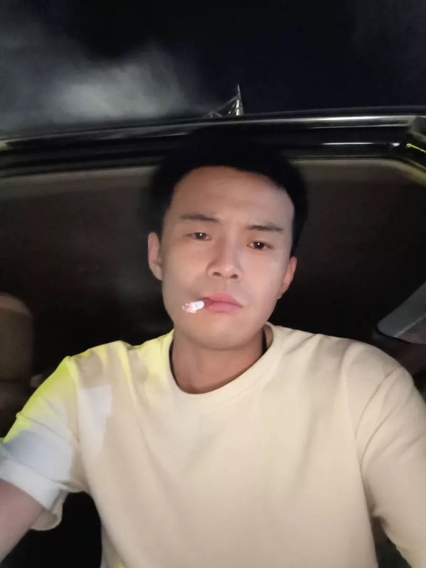 爱睡觉的土拨鼠的第一张照片--福州相亲服务中心