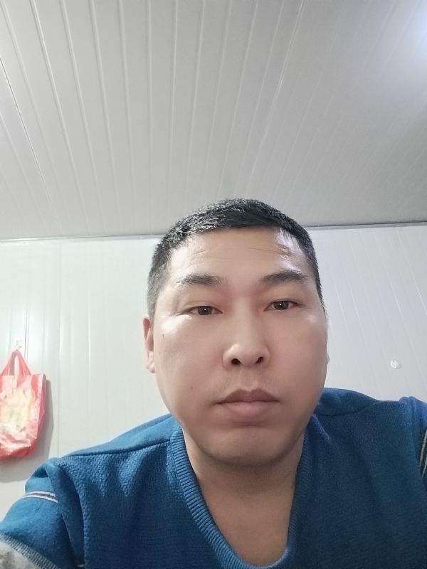开着拖拉机去兜风的第一张照片--福州相亲服务中心