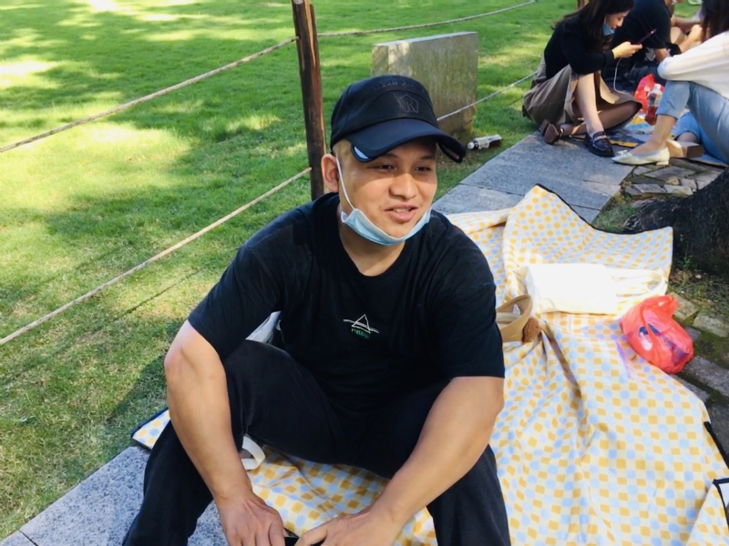 好大一颗石头的第一张照片--福州相亲服务中心