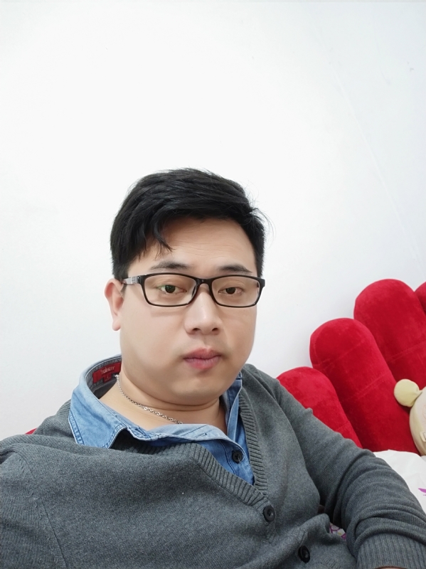 何必在亿的第一张照片--福州相亲服务中心