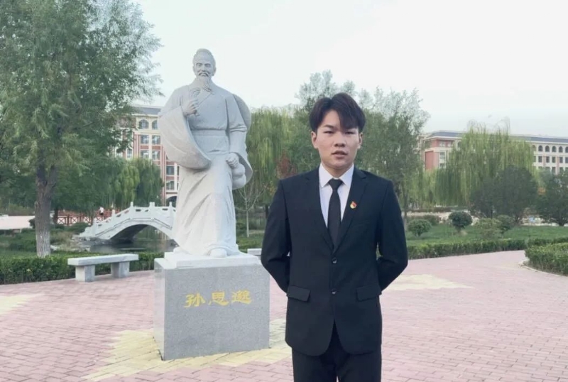 尚明月的第一张照片--福州相亲服务中心