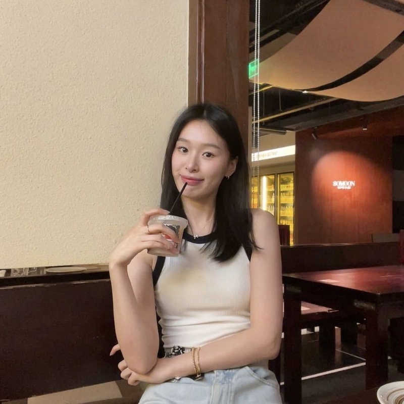 羽毛的第一张照片--福州相亲服务中心