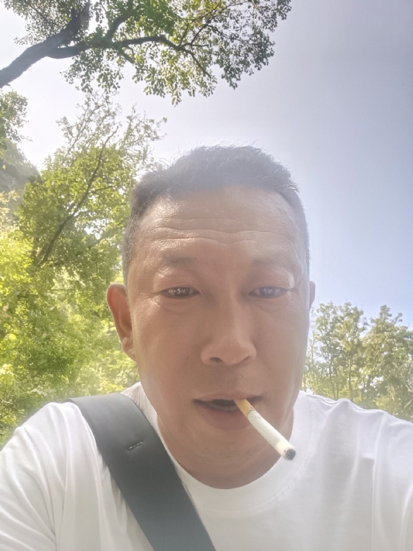 中年大叔的第一张照片--福州相亲服务中心