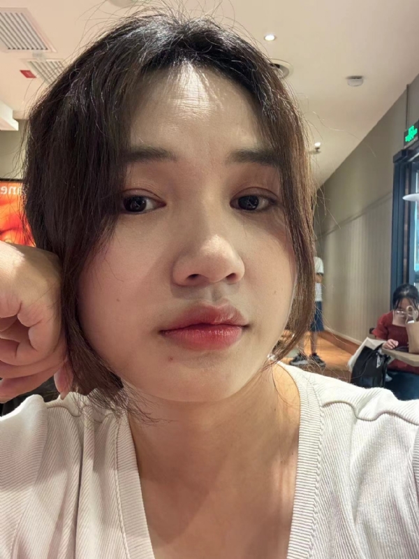 粉墨的第一张照片--福州相亲服务中心